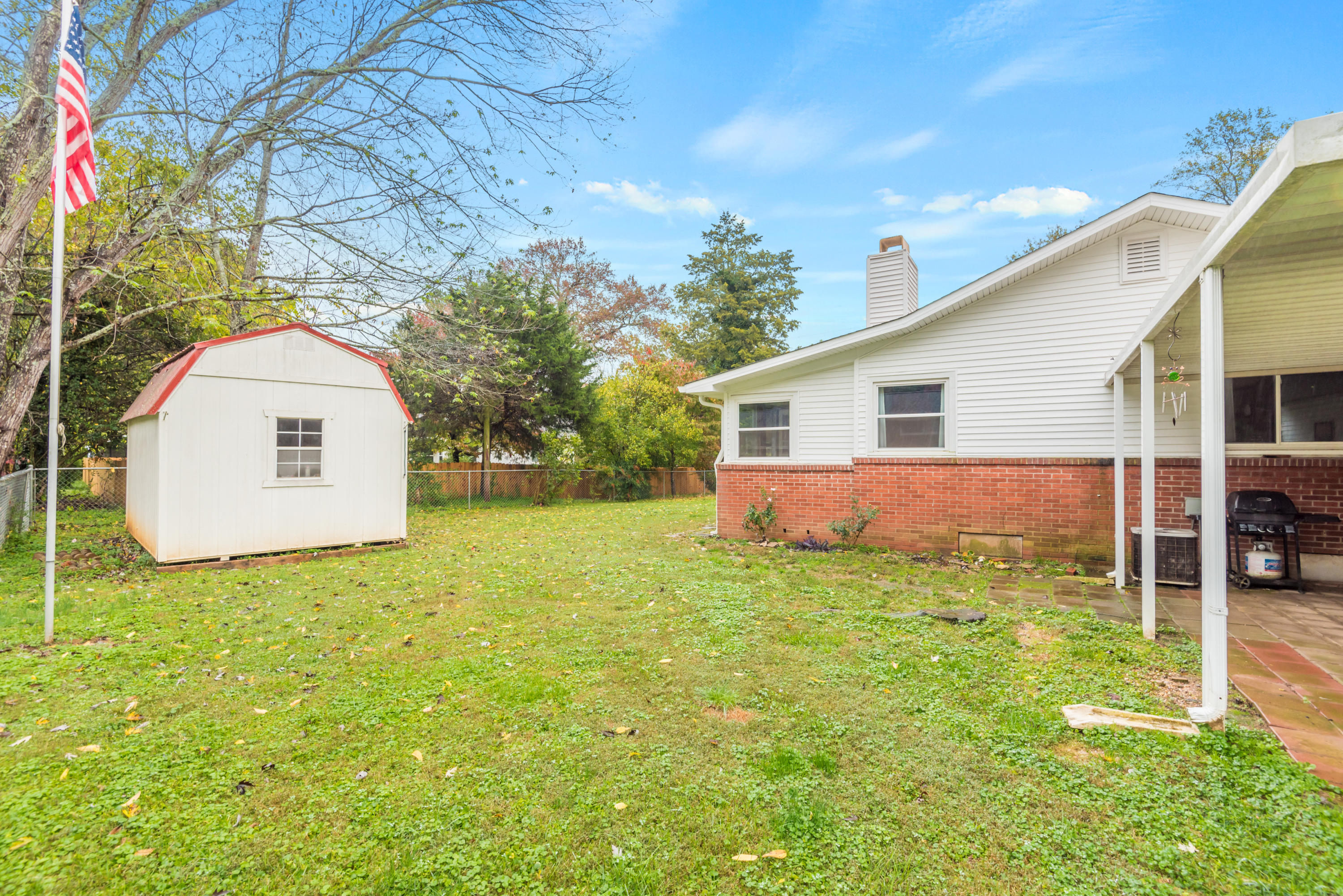 116 Delmar Circle Oak Ridge, TN 37830 - Photo 7 of 39 116DelmarCir-32