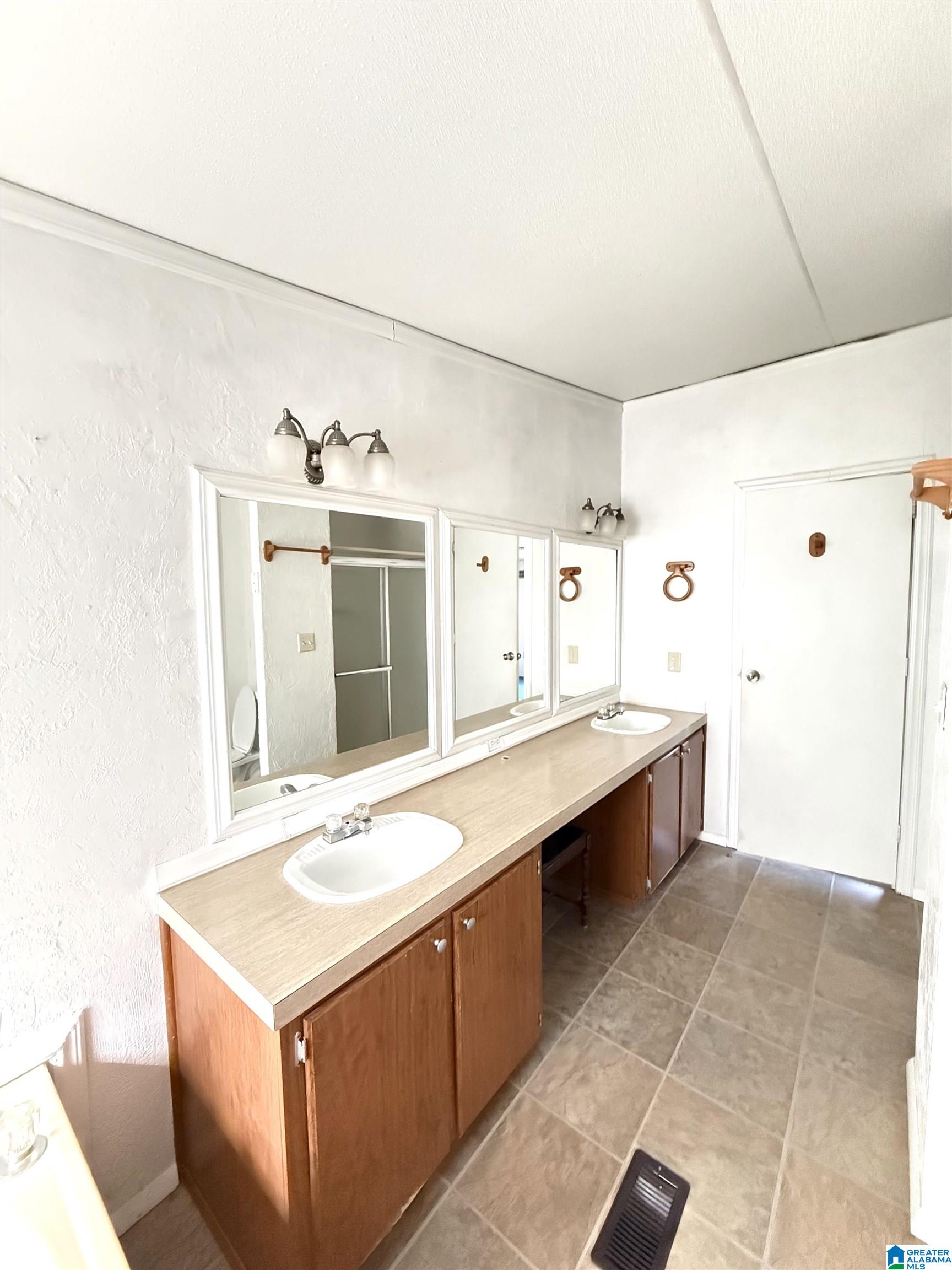 295 Country Lane Talladega, AL 35160 - Photo 26 of 42
