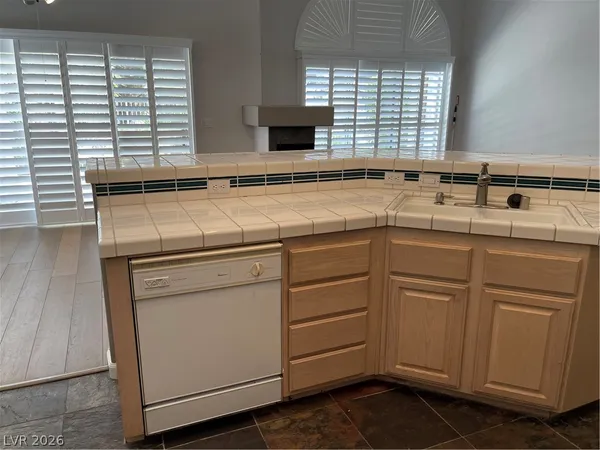 $2,265 | 135 Wildhorn Court, Henderson, NV 89074