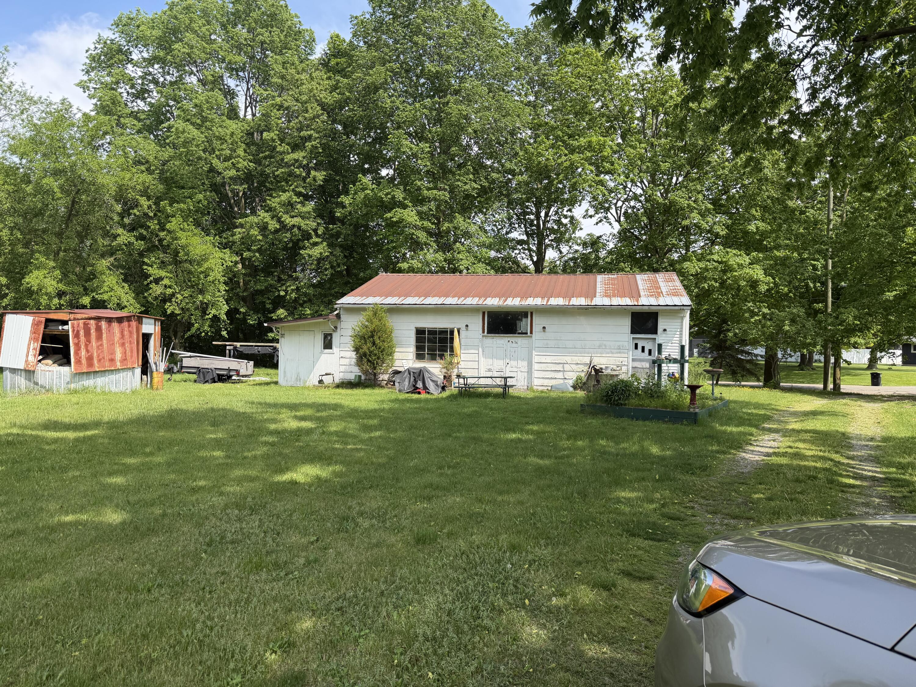 118 East Chicago Road Coldwater, MI 49036 - Photo 2 of 20 IMG_1559