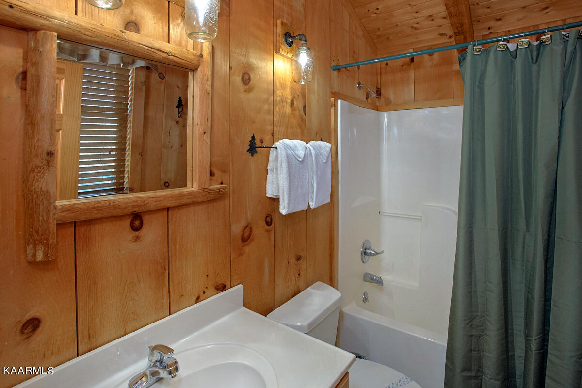 1705 Pine Grove Road Sevierville, TN 37876 - Photo 15 of 18 2ND STORY