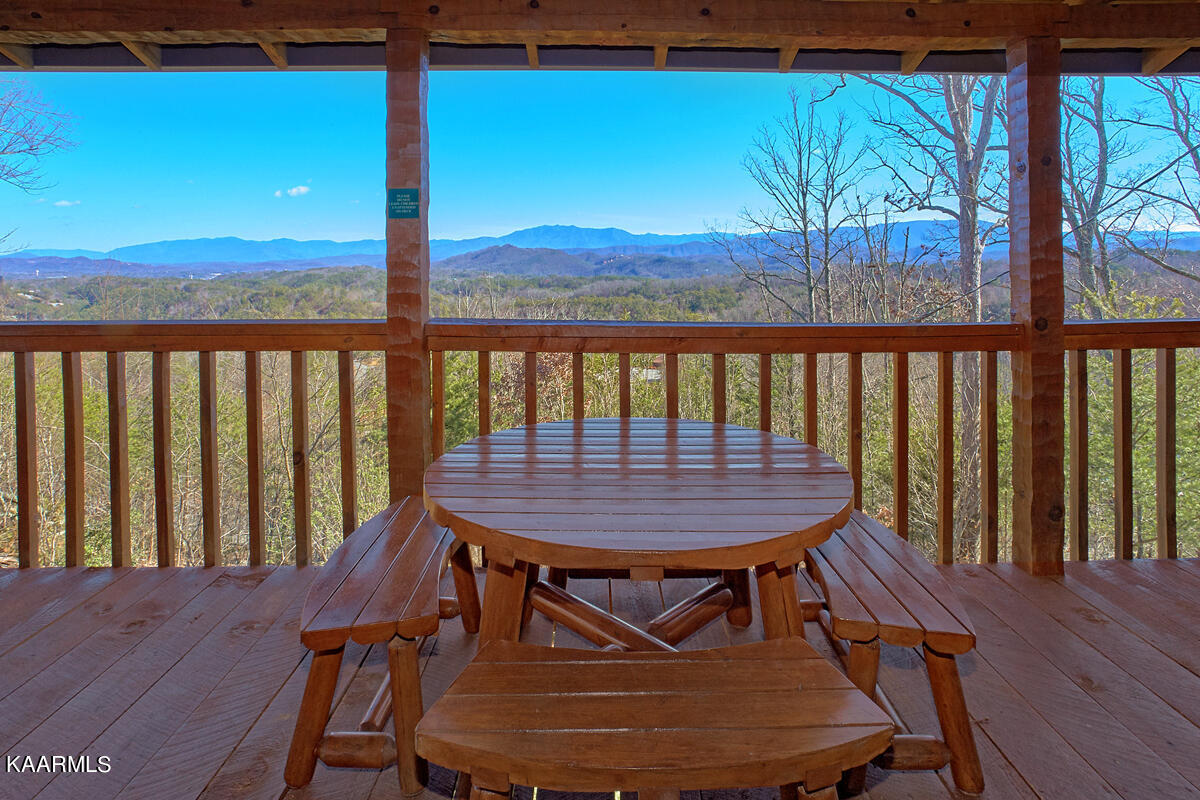 1705 Pine Grove Road Sevierville, TN 37876 - Photo 16 of 18 PICNIC TABLE