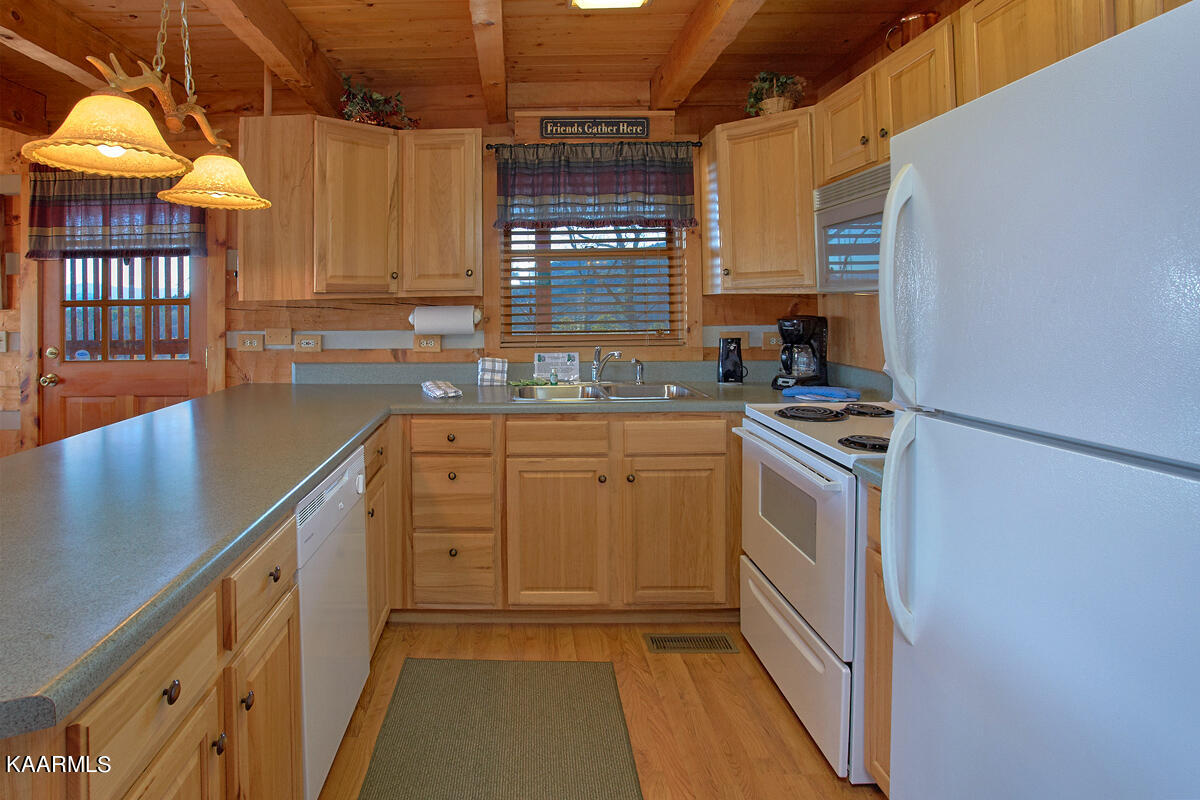 1705 Pine Grove Road Sevierville, TN 37876 - Photo 8 of 18 FULL KITCHEN