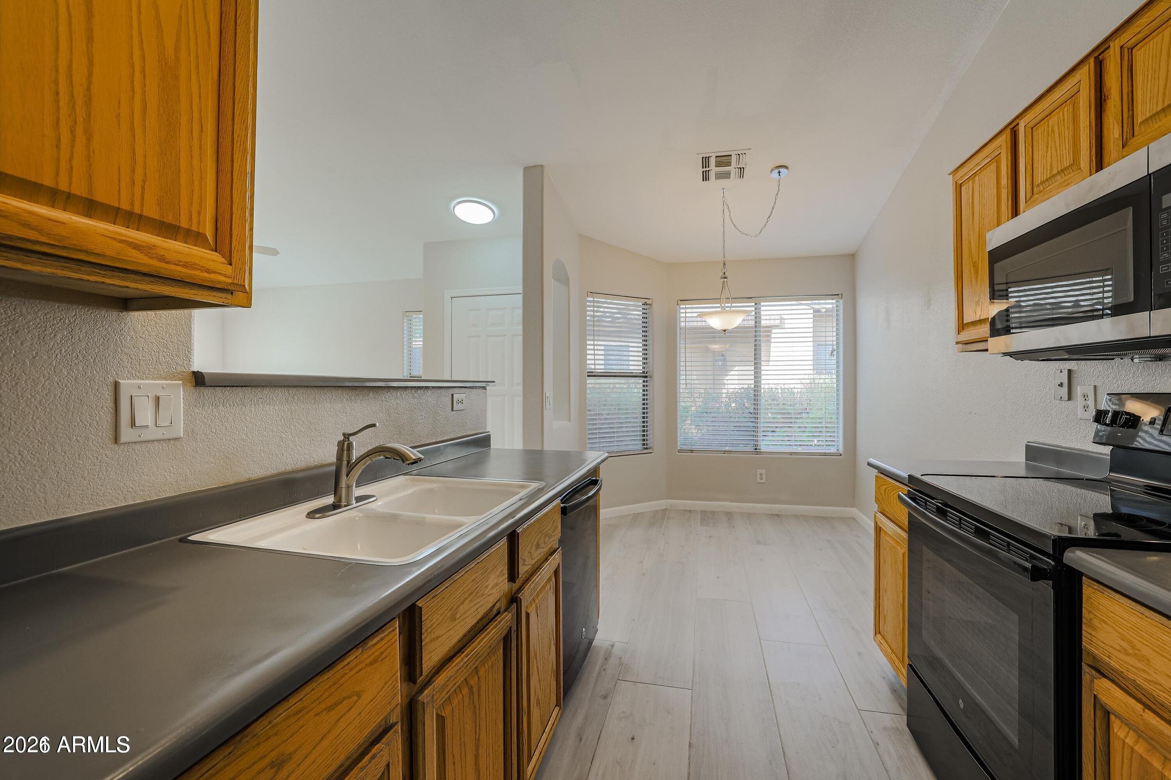 1693 East Milky Way Gilbert, AZ 85295 - Photo 11 of 30 20220717183346328961000000-o
