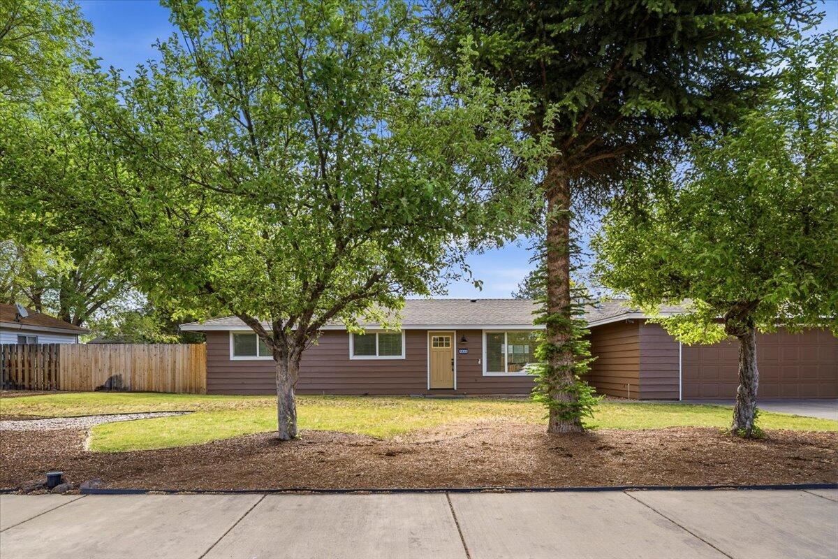 1650 Southwest 16th Street Redmond, OR 97756 - Photo 2 of 29 01-1650 SW 16th St, Redmond-1