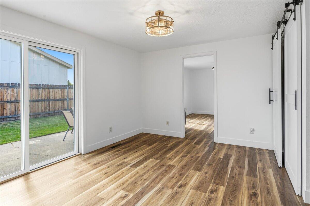 1650 Southwest 16th Street Redmond, OR 97756 - Photo 9 of 29 18-1650 SW 16th St, Redmond-18