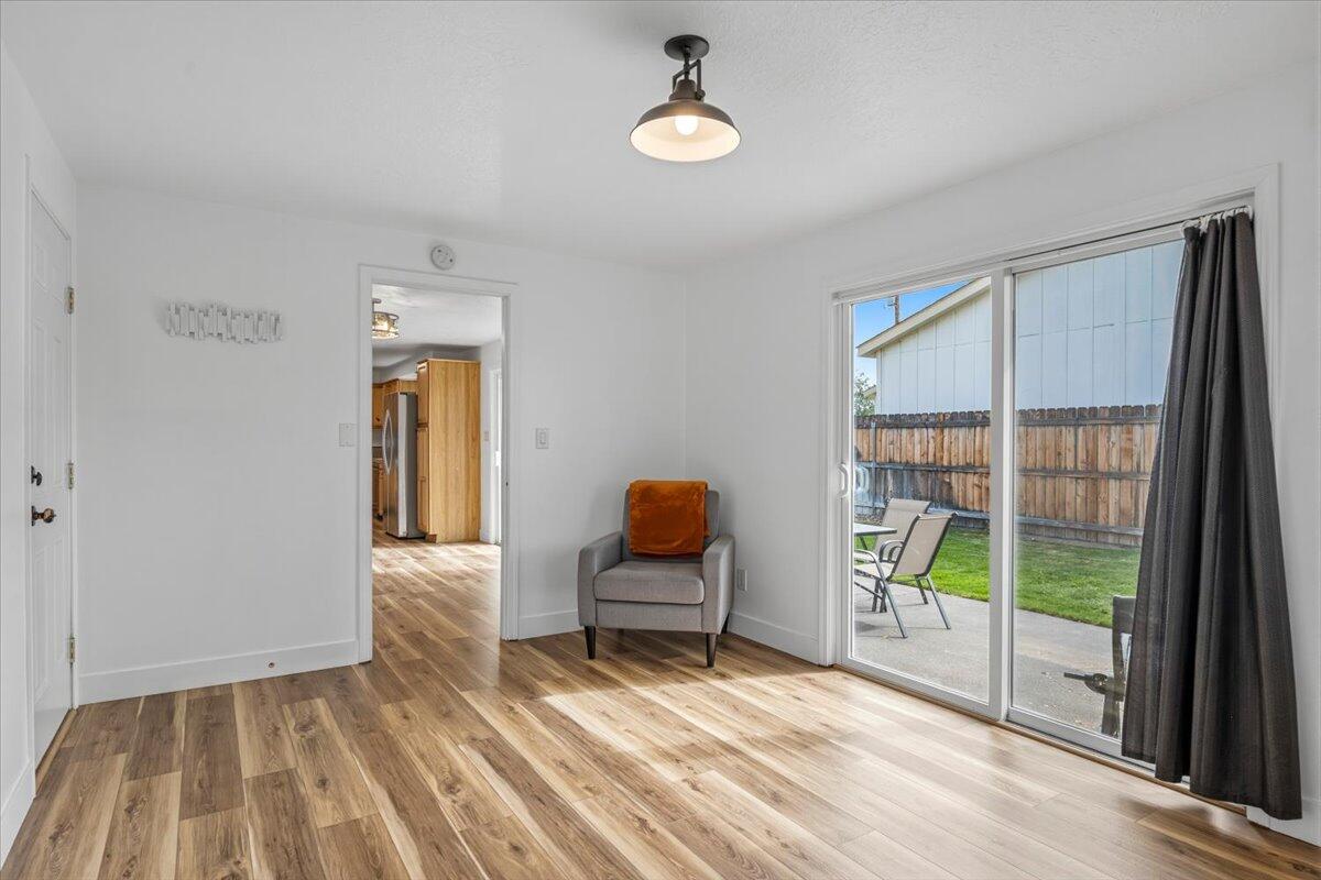 1650 Southwest 16th Street Redmond, OR 97756 - Photo 10 of 29 19-1650 SW 16th St, Redmond-19