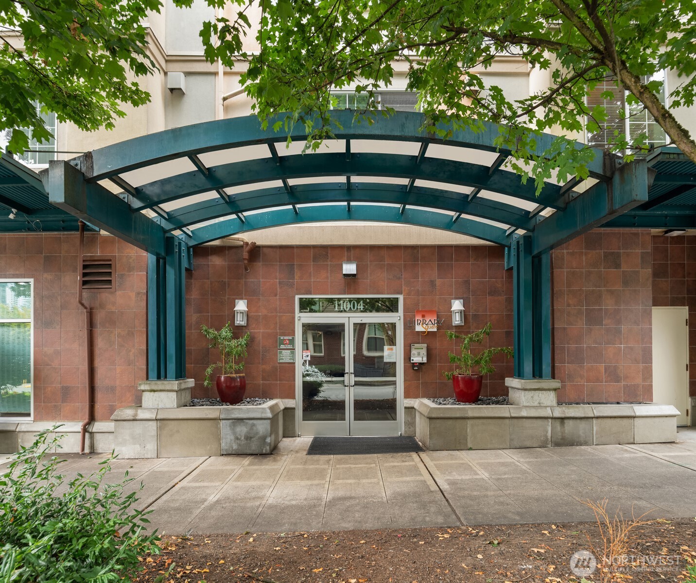 11004 Northeast 11th Street, Unit 404 Bellevue, WA 98004 - Photo 4 of 14