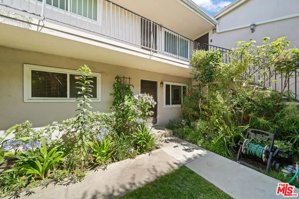 $3,064 | 1517 Harvard Street, Unit 3, Santa Monica, CA 90404