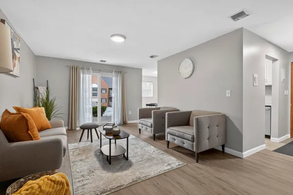 $2,495 | 3 Louisburg Square, Unit 1, Nashua, NH 03060