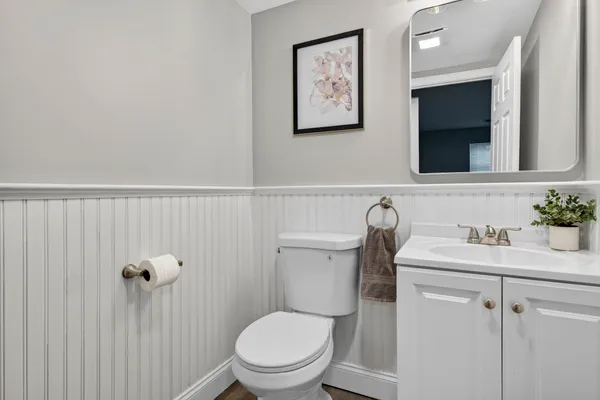 $2,495 | 3 Louisburg Square, Unit 1, Nashua, NH 03060