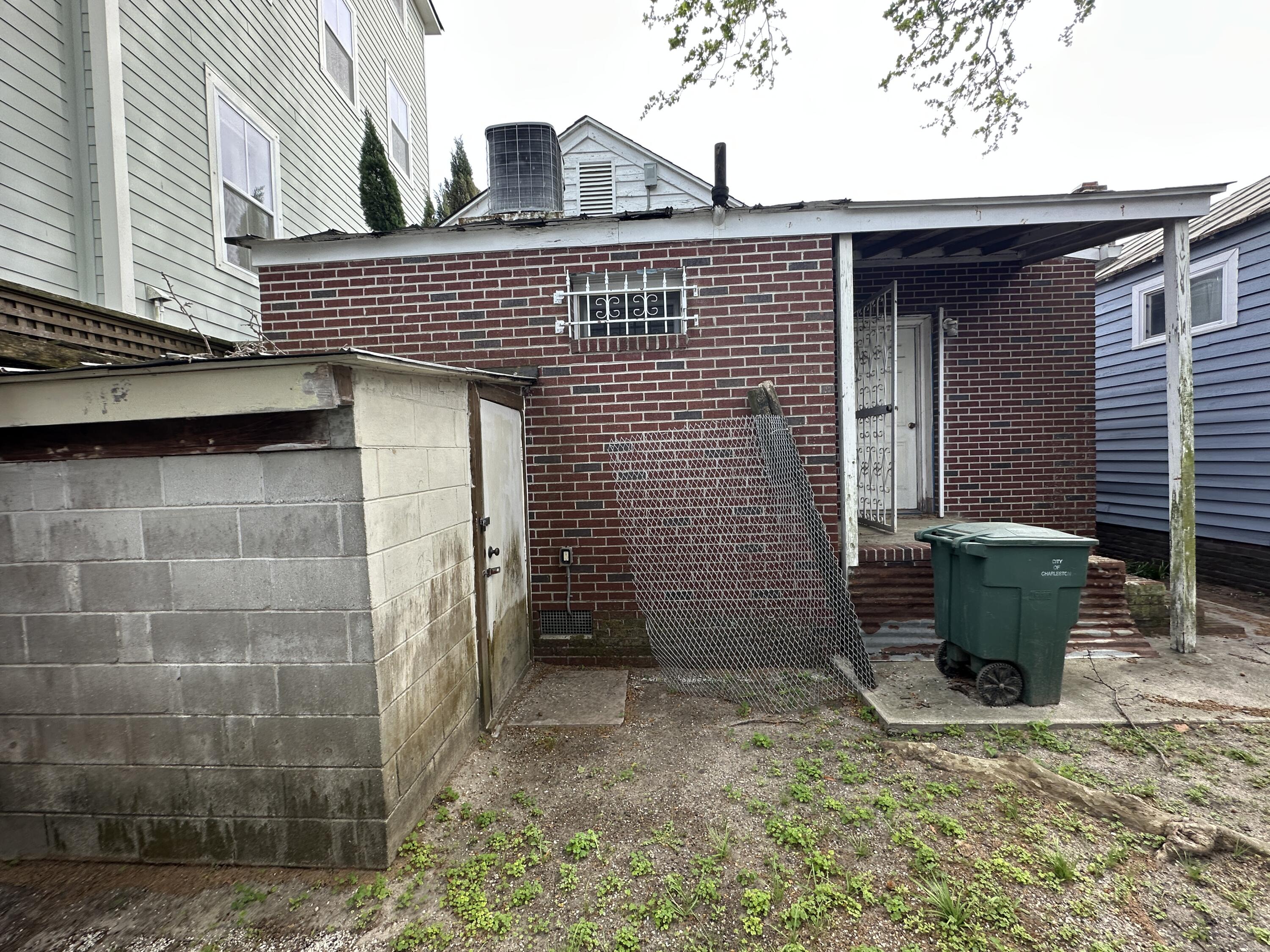 229 Fishburne Street Charleston, SC 29403 - Photo 13 of 29 3 Woodall Court