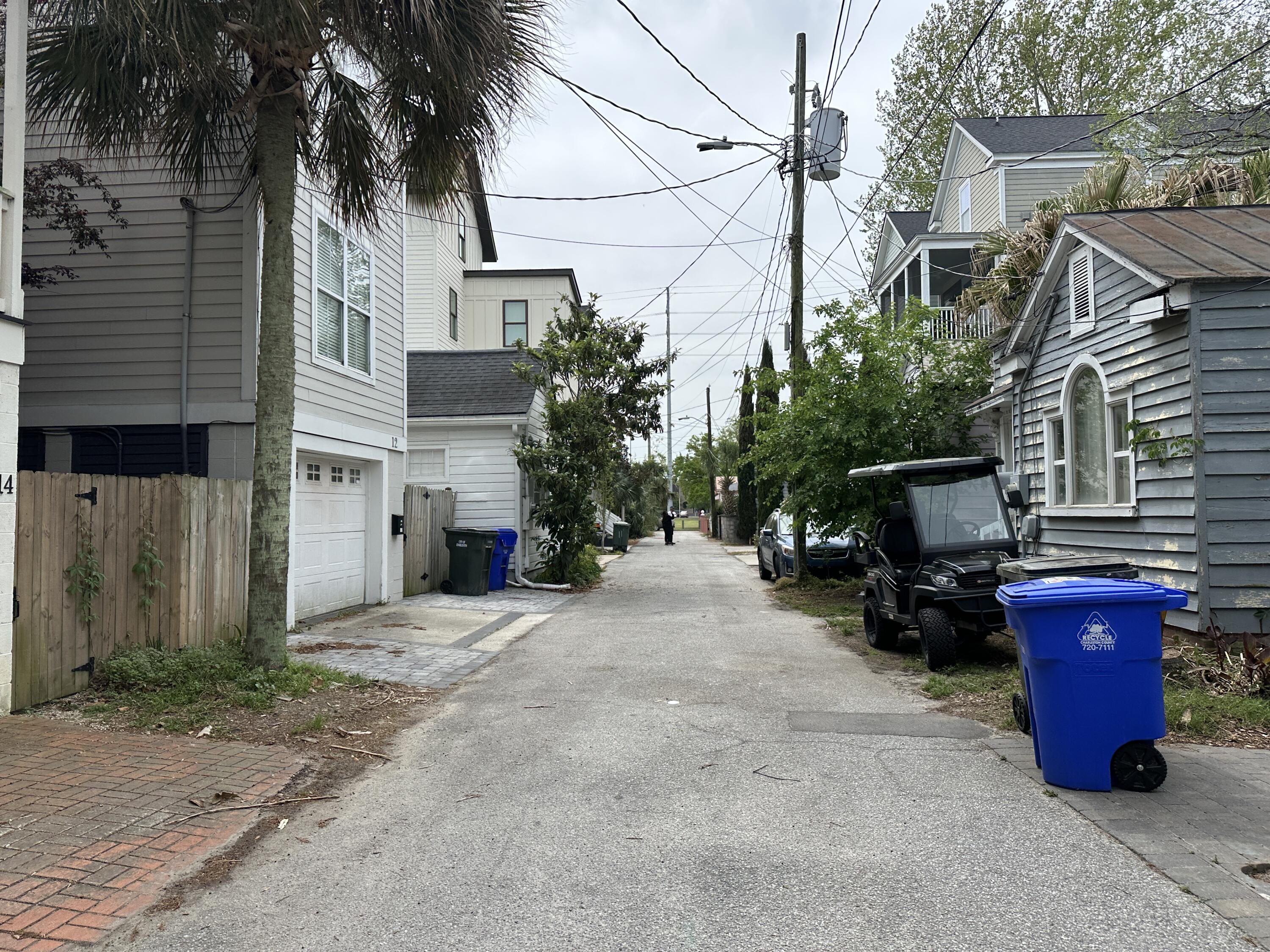 229 Fishburne Street Charleston, SC 29403 - Photo 14 of 29 Woodall Court Street View
