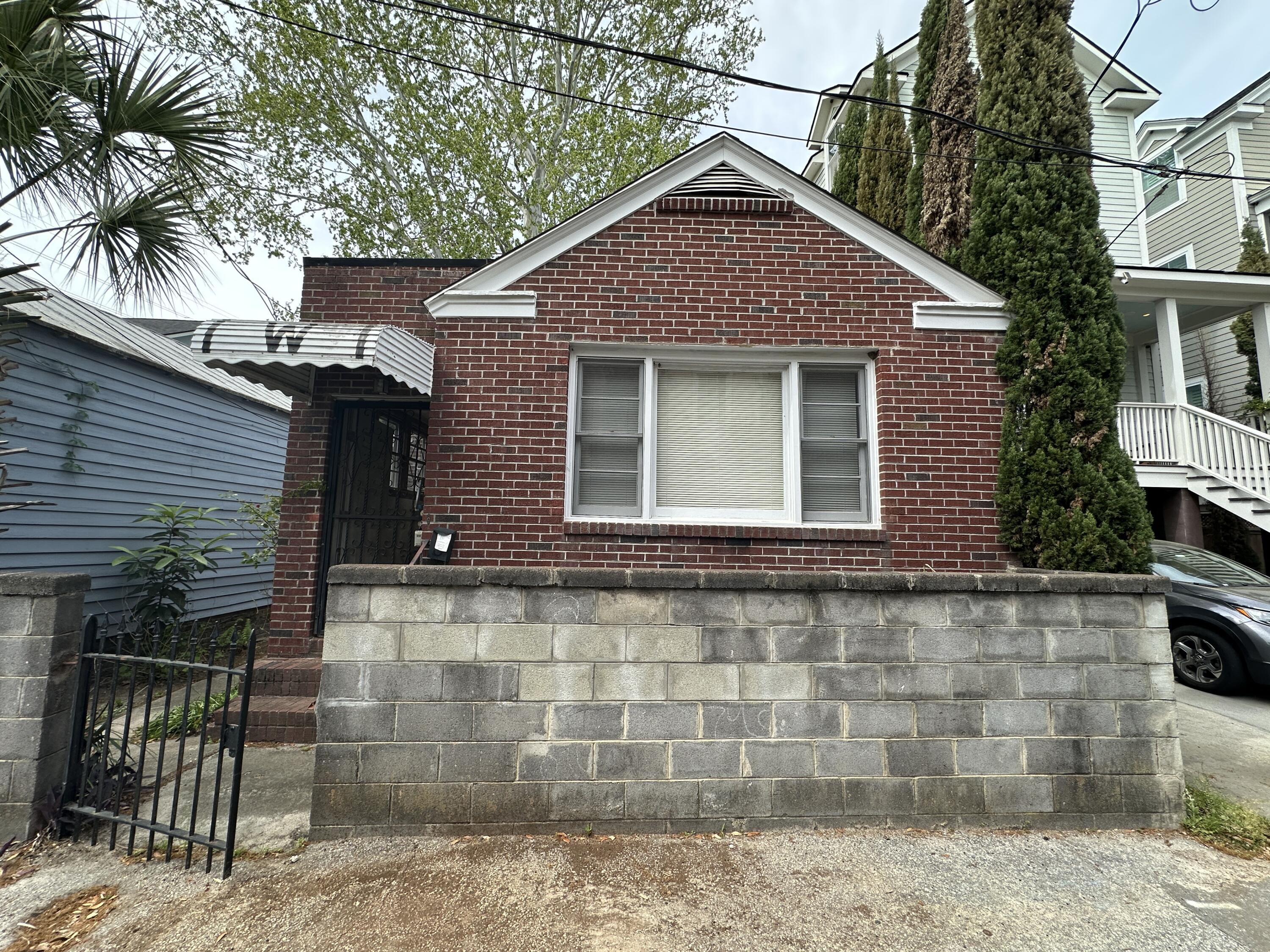 229 Fishburne Street Charleston, SC 29403 - Photo 9 of 29 3 Woodall Court