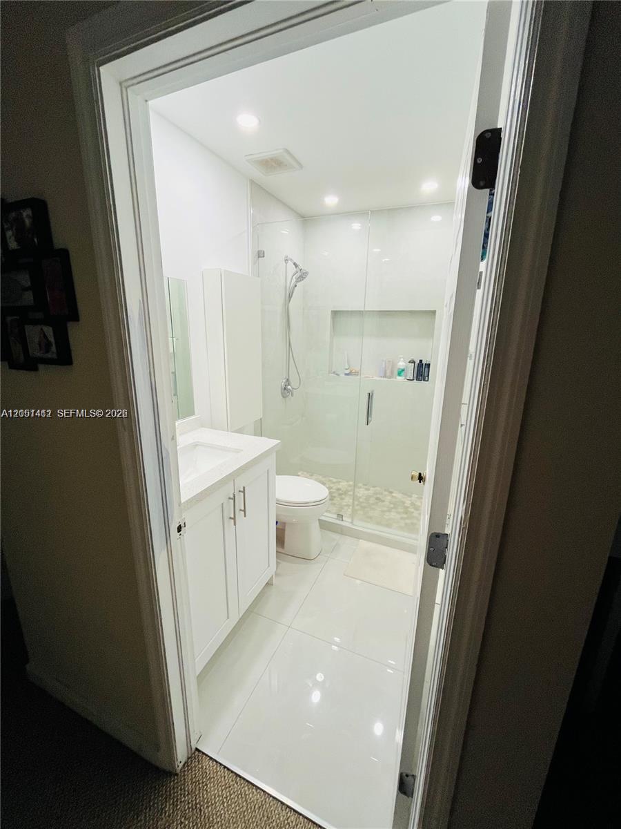 16453 Southwest 75th Terrace Miami, FL 33193 - Photo 13 of 26