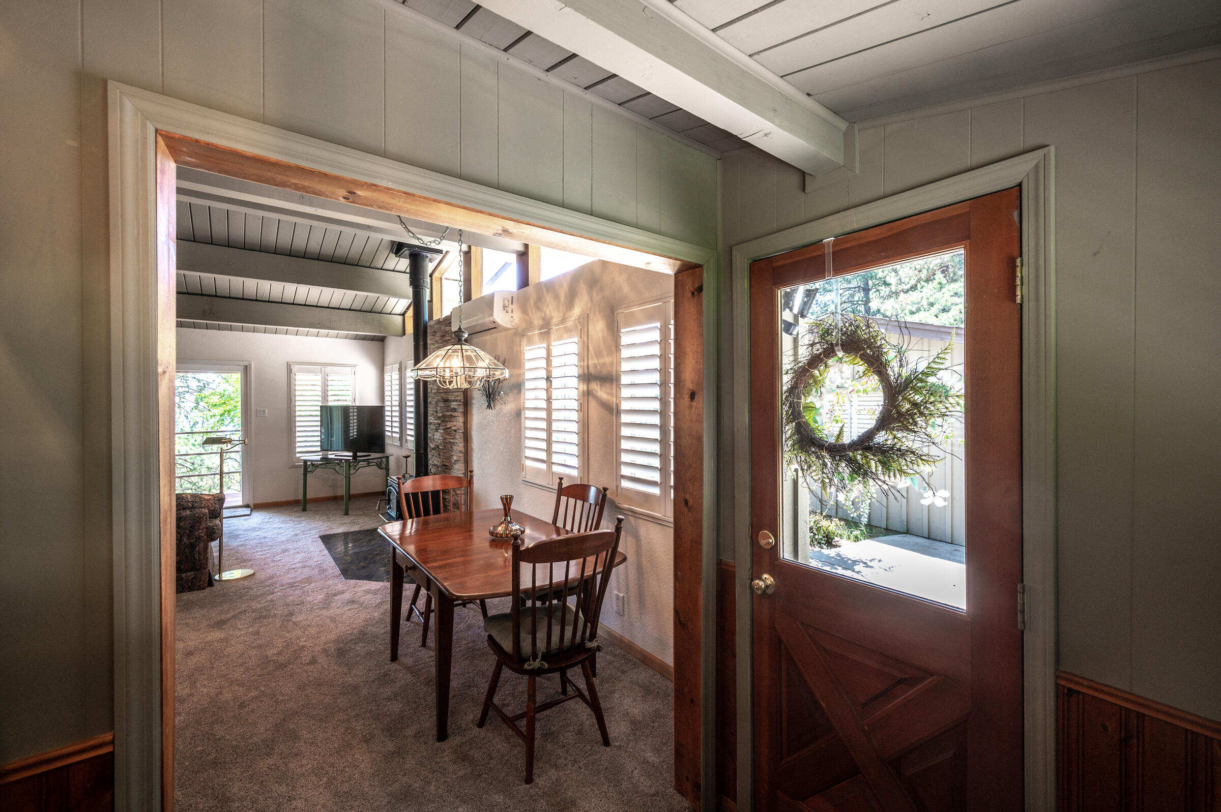 19370 Mountain Maple Road Lakehead, CA 96051 - Photo 11 of 48 Entry Vestibule