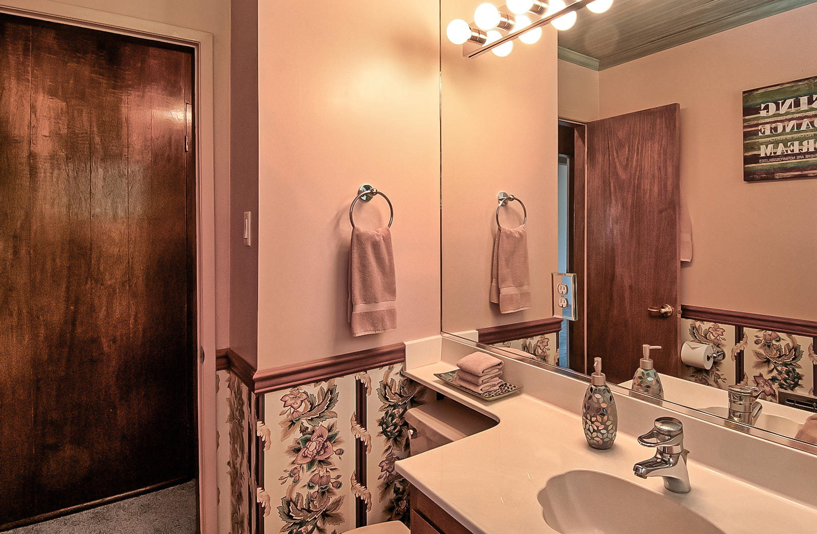 19370 Mountain Maple Road Lakehead, CA 96051 - Photo 24 of 48 Bathroom ~ View 2