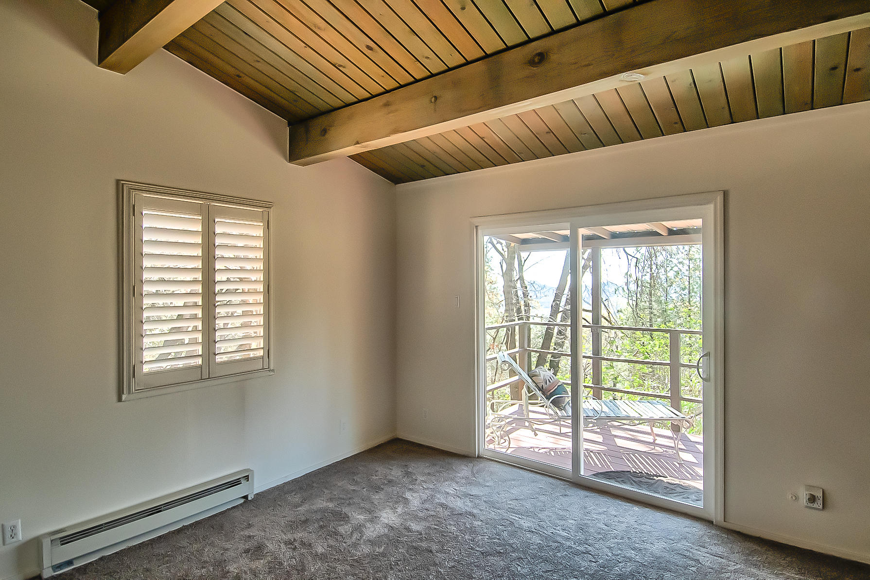 19370 Mountain Maple Road Lakehead, CA 96051 - Photo 25 of 48 Lakeview Bedroom