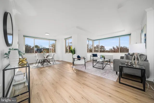 $265,000 | 4000 Tunlaw Road Northwest, Unit 811, Washington, DC 20007