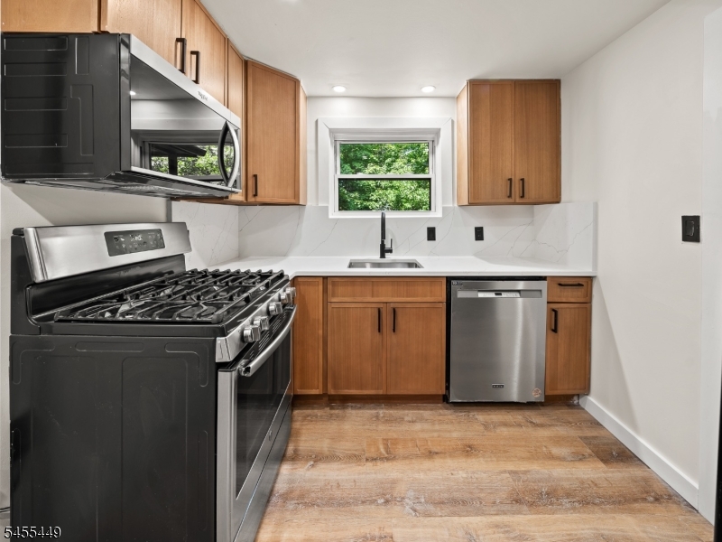 787 Tabor Road Morris Plains, NJ 07950 - Photo 7 of 29 Gallery Image 7