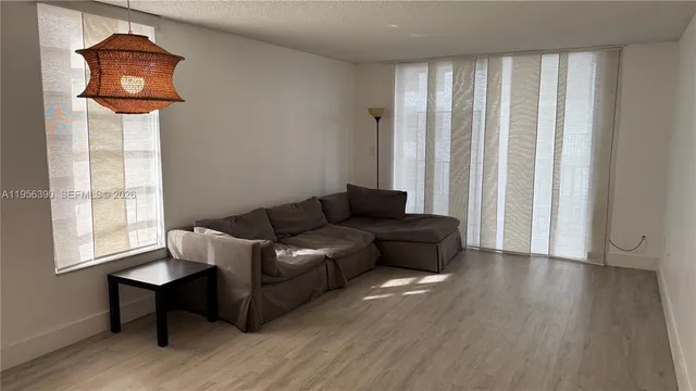 $1,800 | 9688 Fontainebleau Boulevard, Unit 201, Miami, FL 33172