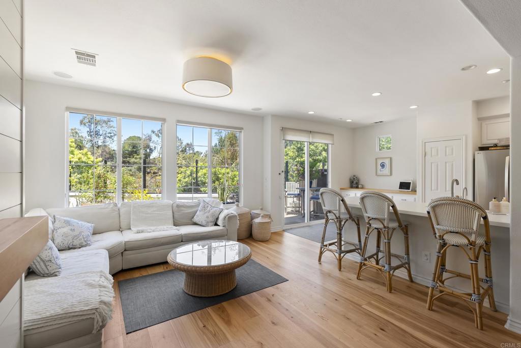 572 Beach Street Encinitas, CA 92024 - Photo 2 of 11