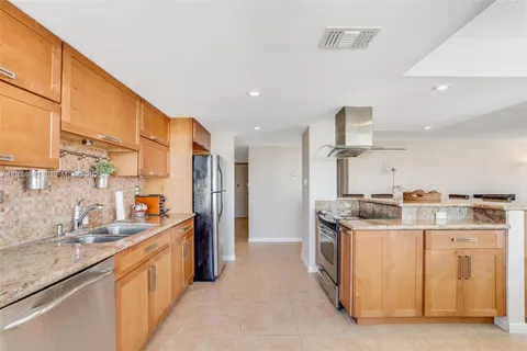 $305,000 | 18041 Biscayne Boulevard, Unit 1404, Aventura, FL 33160