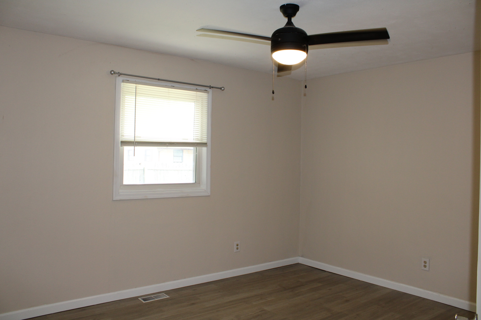 514 Roddy Road Salem, IL 62881 - Photo 32 of 38 Gallery Image 32