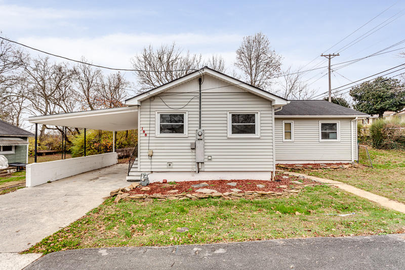 100 Townsend Road Oak Ridge, TN 37830 - Photo 3 of 28 002171208-1-100townsendrdoakridgetn-SMAL
