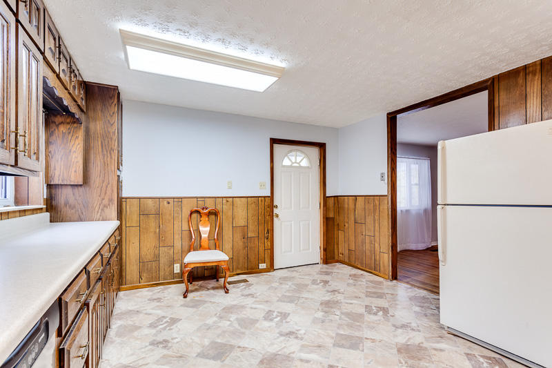 100 Townsend Road Oak Ridge, TN 37830 - Photo 10 of 28 009171208-1-100townsendrdoakridgetn-SMAL