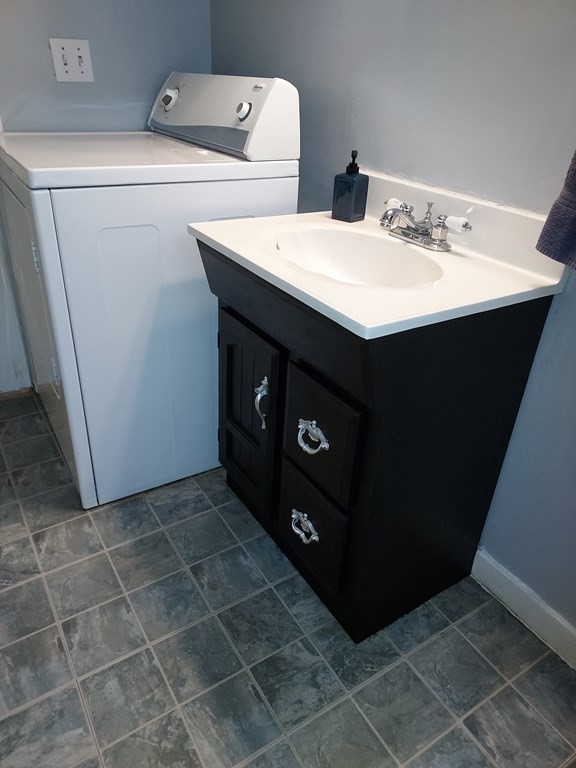 17 Southbridge Road, Unit 2 Dudley, MA 01571 - Photo 6 of 9 Gallery Image 6