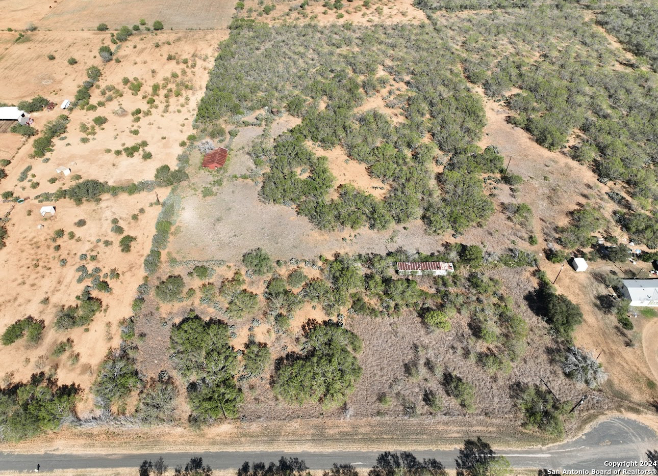 119 Hidden Lane Jourdanton, TX 78026 - Photo 3 of 22