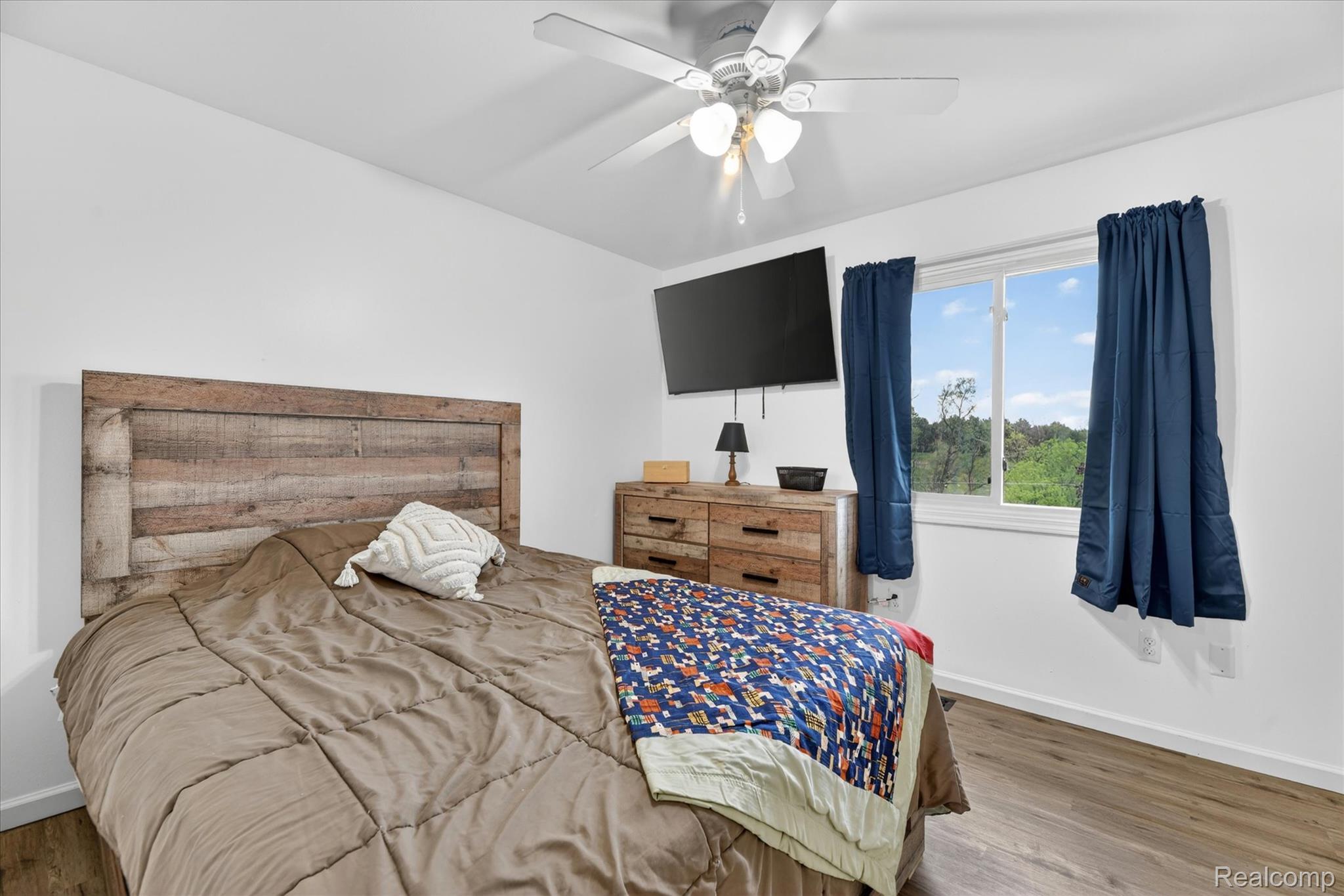 11280 Hegel Road Goodrich, MI 48438 - Photo 18 of 61 20-11280-Hegel-Rd-Goodrich-MI-48438-WindowStill.jpg