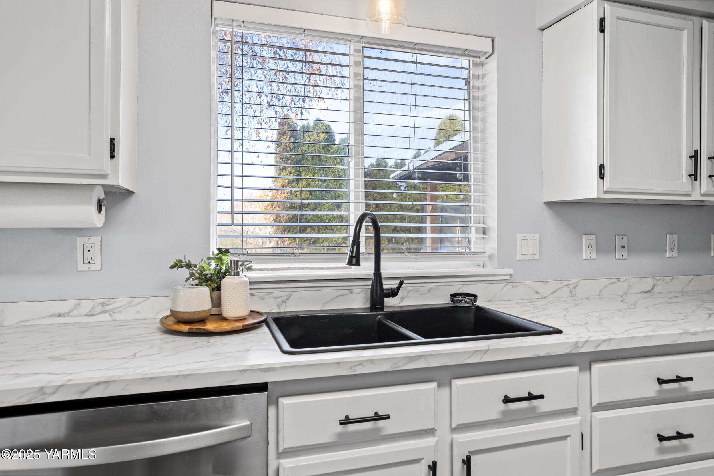 6409 Terry Avenue Yakima, WA 98908 - Photo 12 of 35 6409Terry_11