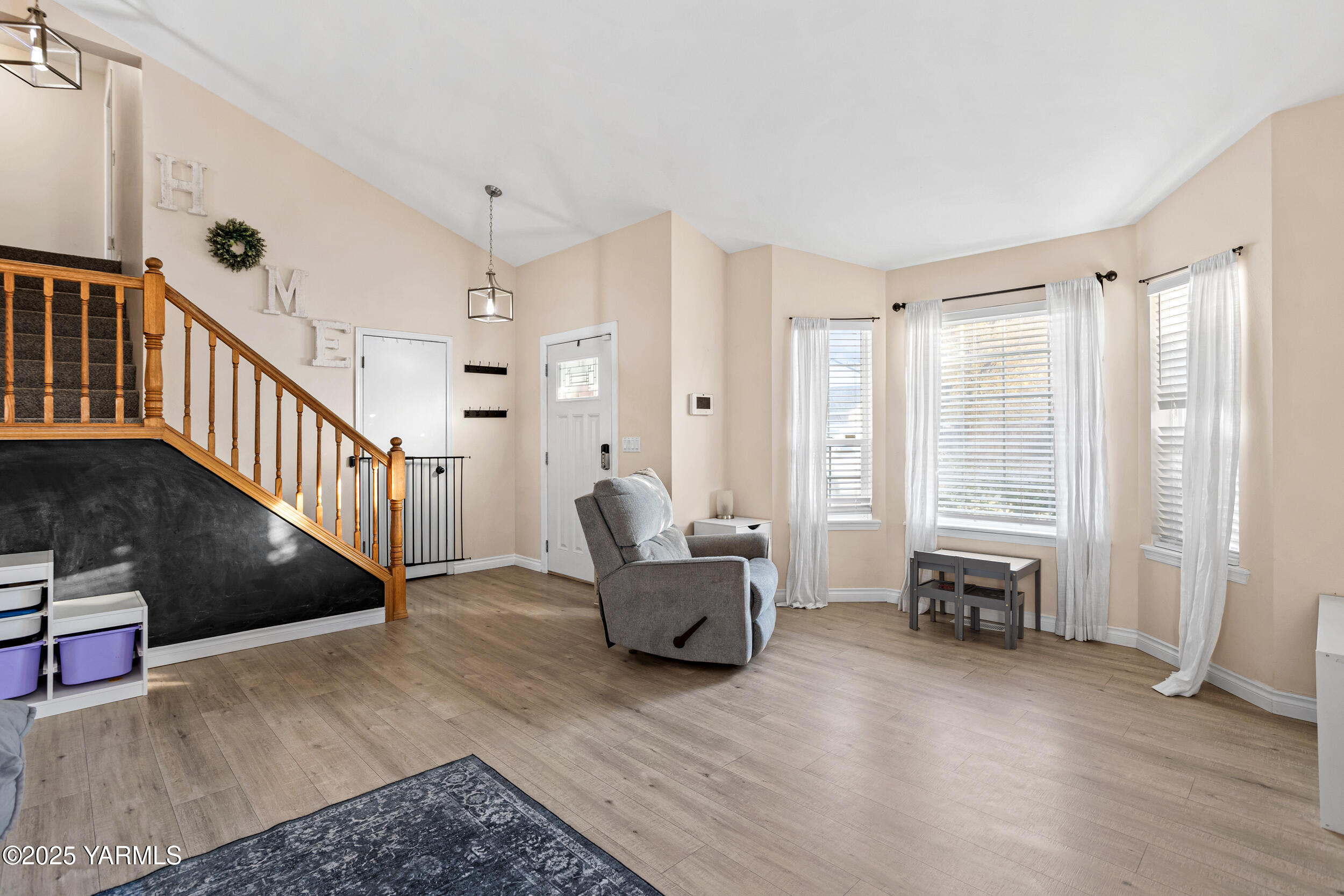 6409 Terry Avenue Yakima, WA 98908 - Photo 4 of 35 6409Terry_03