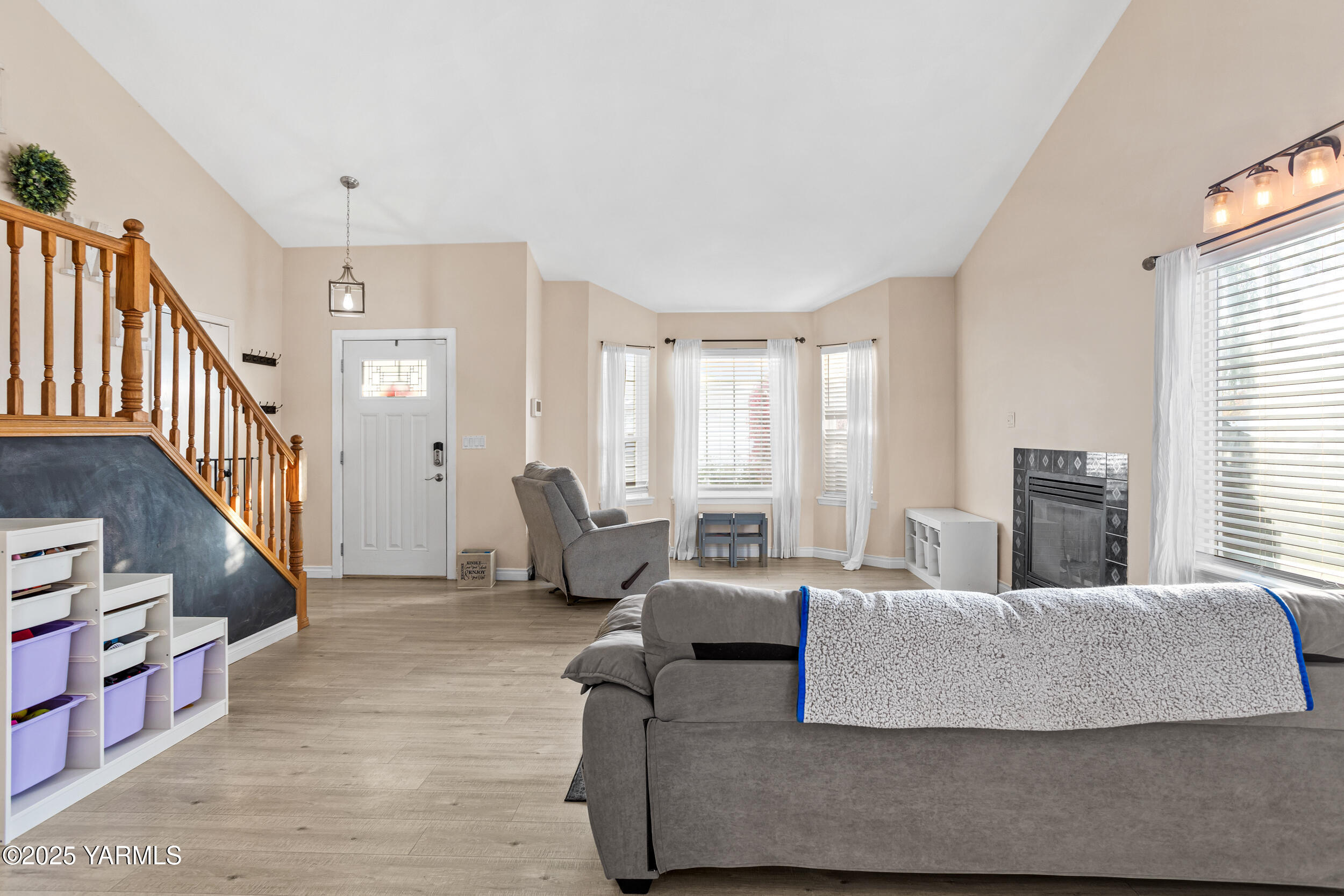 6409 Terry Avenue Yakima, WA 98908 - Photo 7 of 35 6409Terry_06