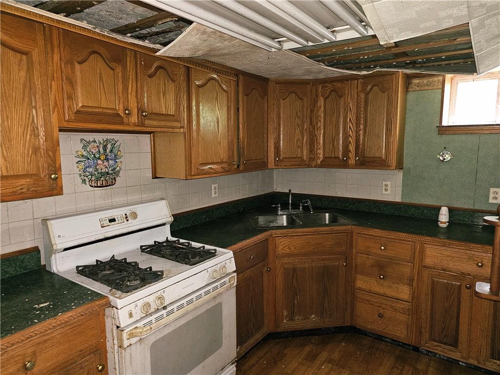 826 Parkwood Road Pittsburgh, PA 15210 - Photo 21 of 37