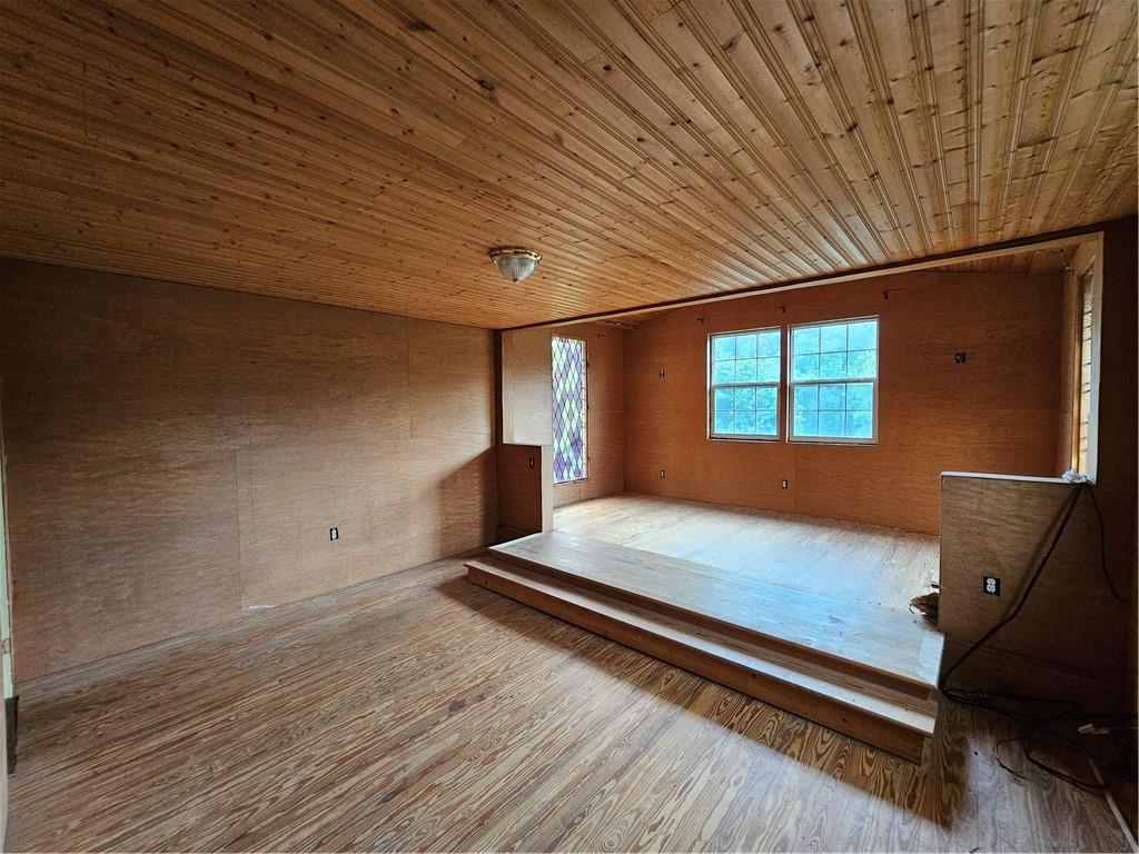 826 Parkwood Road Pittsburgh, PA 15210 - Photo 7 of 37