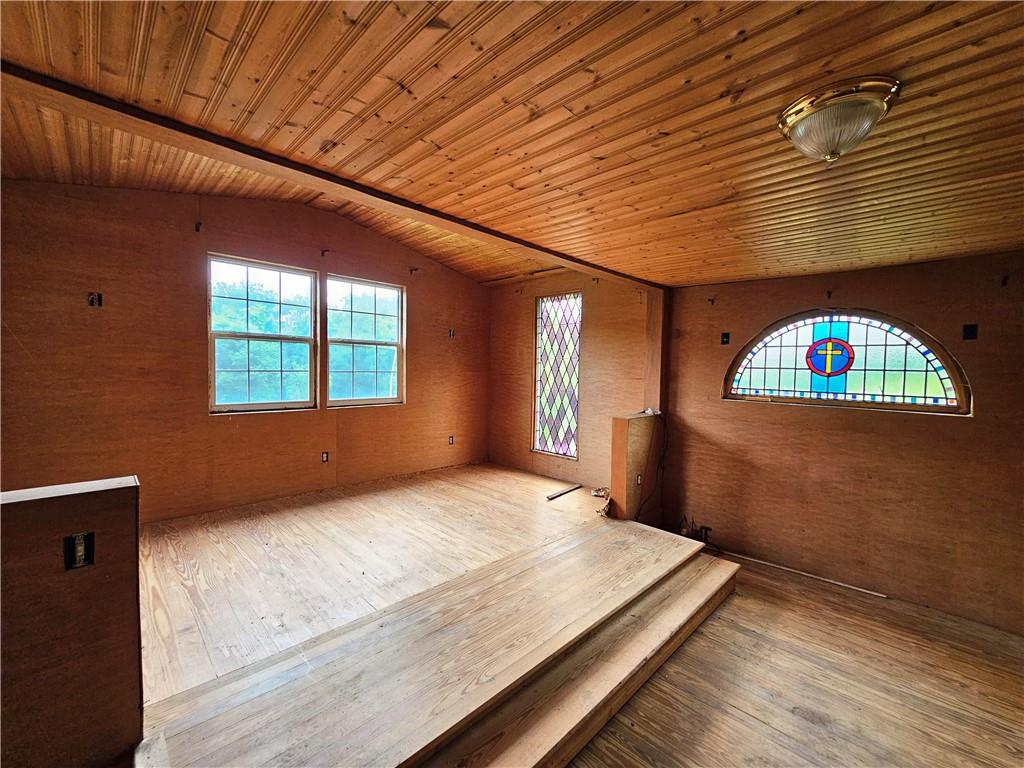 826 Parkwood Road Pittsburgh, PA 15210 - Photo 10 of 37