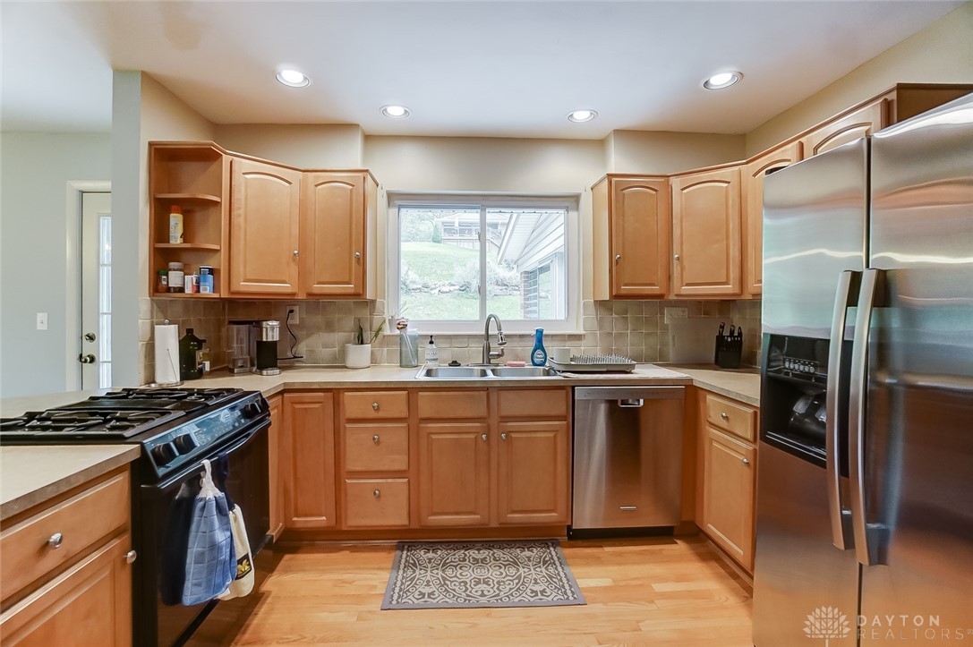 4112 Lotz Road Dayton, OH 45429 - Photo 14 of 62 Gallery Image 14