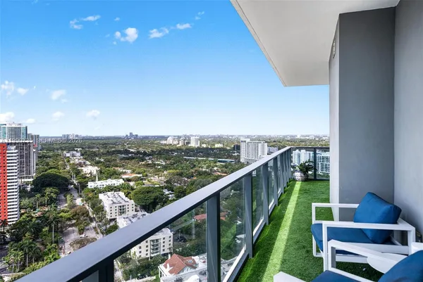 $799,000 | 1451 Brickell Avenue, Unit 2704, Miami, FL 33131