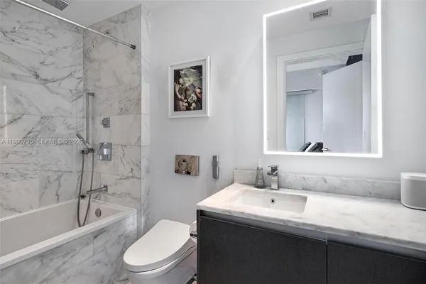 $799,000 | 1451 Brickell Avenue, Unit 2704, Miami, FL 33131