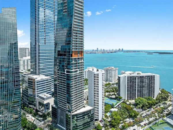 $799,000 | 1451 Brickell Avenue, Unit 2704, Miami, FL 33131