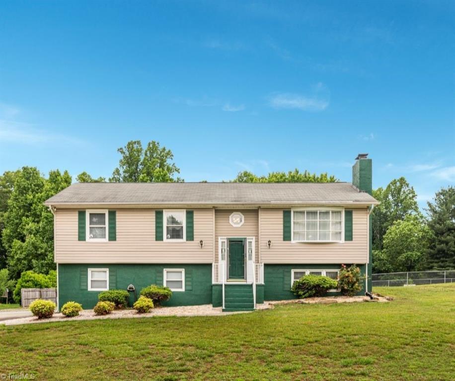 6104 Hunters Ridge Drive Lexington, NC 27295 - Photo 1 of 29 Gallery Image 1