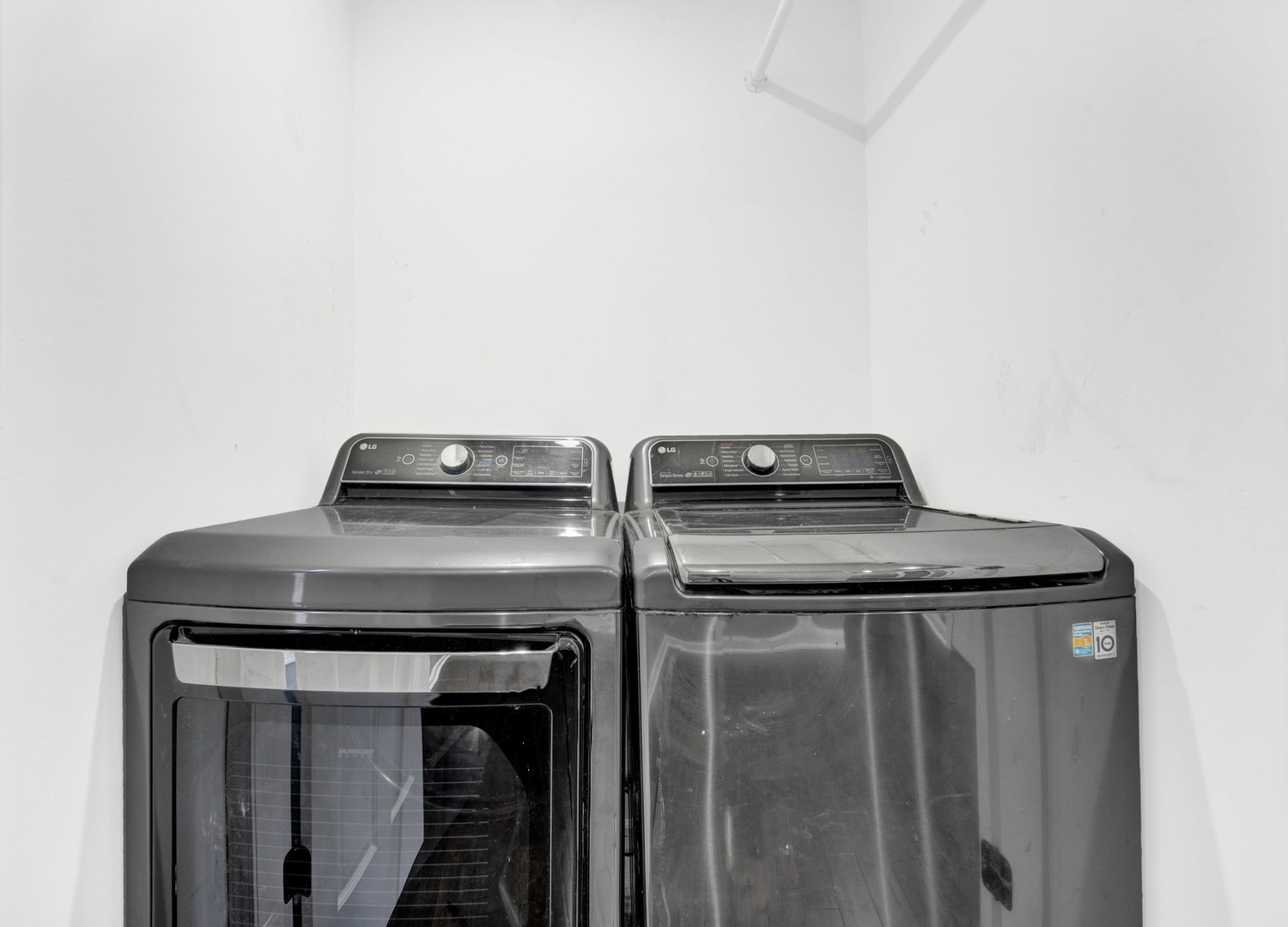 4N891 Honey Hill Circle Wayne, IL 60184 - Photo 38 of 57 a close up of a stove