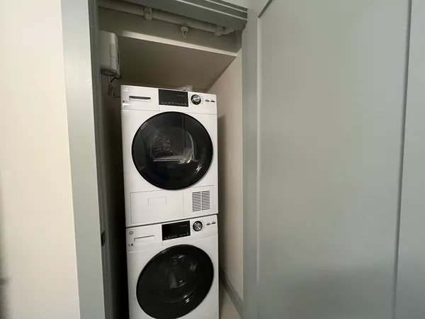 a close up view of a washer and dryer
