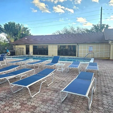 $2,000 | 200 Southeast 5th Avenue, Unit 307, Dania Beach, FL 33004