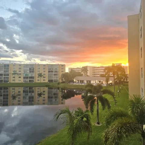 $2,000 | 200 Southeast 5th Avenue, Unit 307, Dania Beach, FL 33004