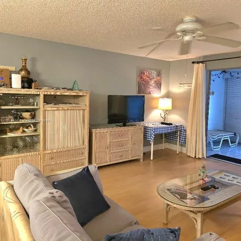 $2,000 | 200 Southeast 5th Avenue, Unit 307, Dania Beach, FL 33004