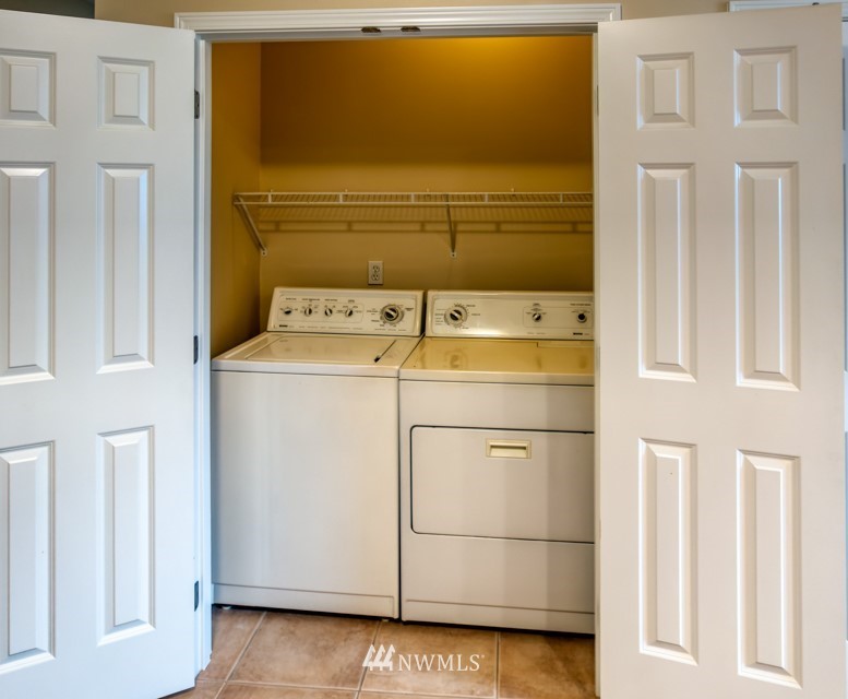 2731 Diamond Loop Milton, WA 98354 - Photo 15 of 28 a living room with furniture and a window
